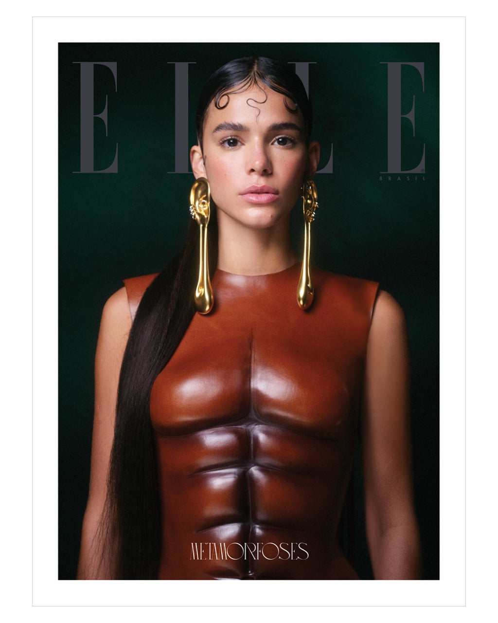 Quarto volume da Elle impressa traz Bruna Marquezine em capa holográfica  inédita